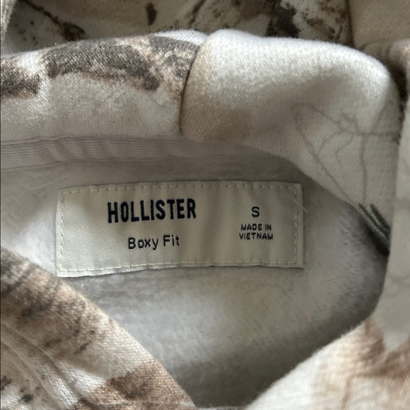 Hollister hoodie - Picture 2 of 3